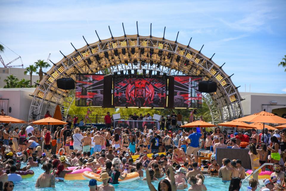 Mandalay Bay's DAYLIGHT bringing back nighttime pool party