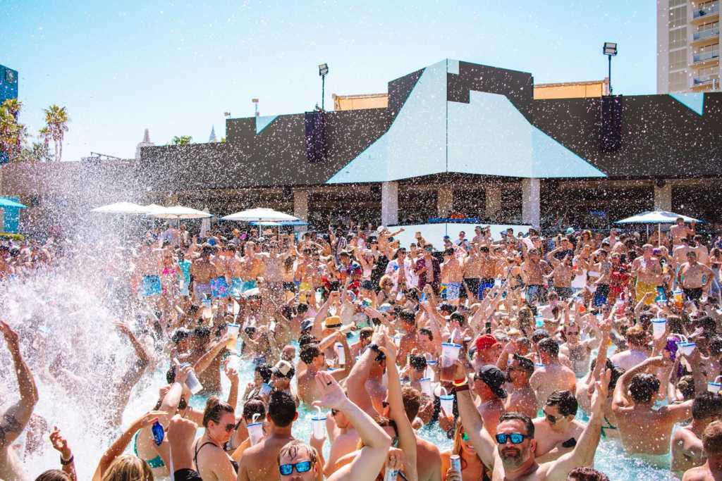 Inside WET REPUBLIC: A Las Vegas Pool Party Boasting Performances By Top  Artists