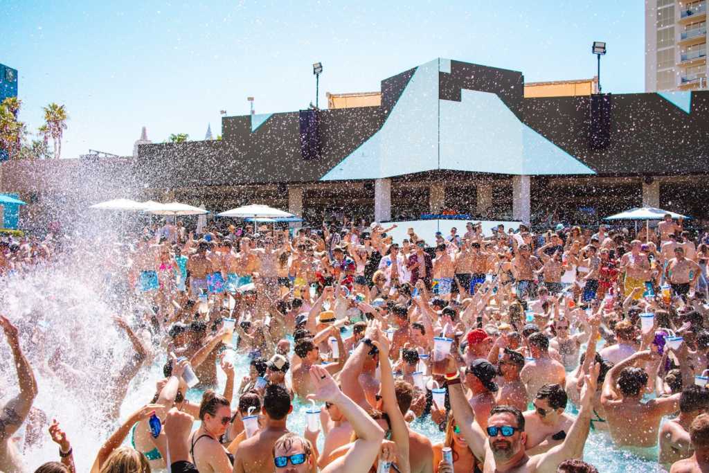 Wet Republic Ultra Pool Events & Bottle Service