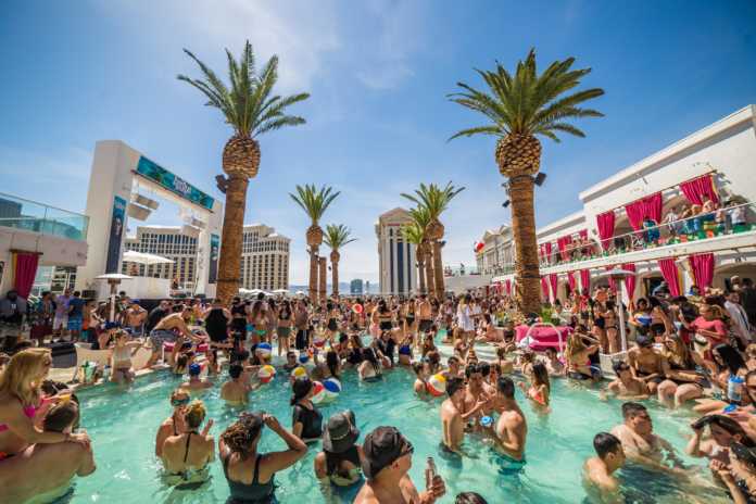 Fiestas en la piscina de Las Vegas