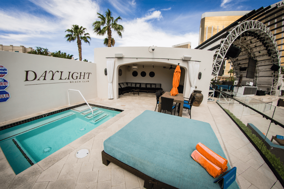 Daylight Beach Club Bottle Service Pricing & Reservations