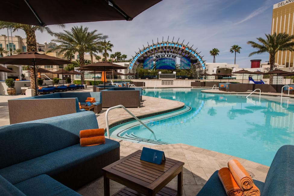 Daylight Beach Club Bottle Service Pricing & Reservations