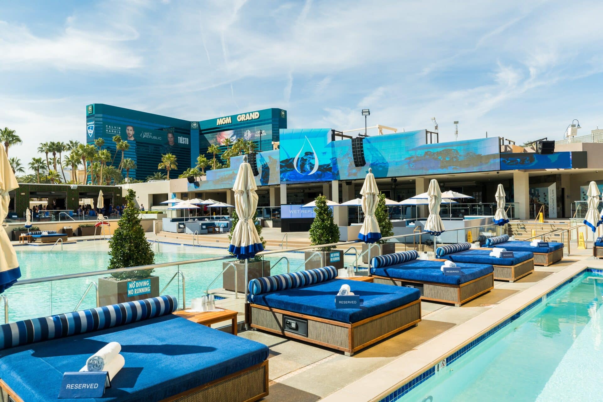 Wet Republic Bottle Service Pricing, Menu & VIP Reservations