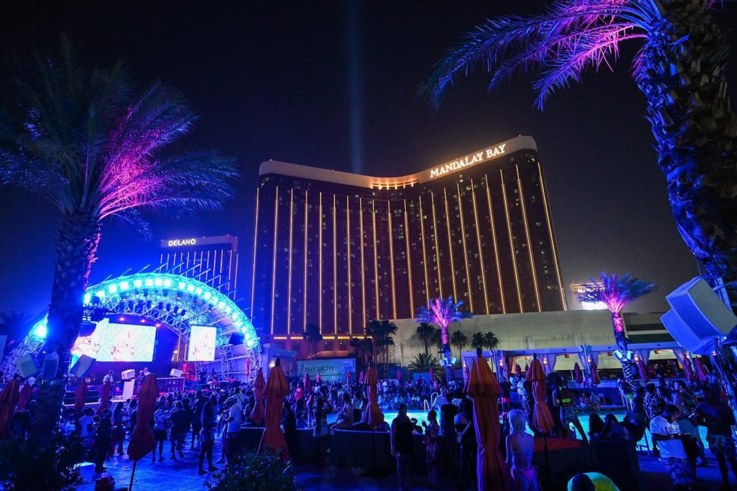 Top 5 Las Vegas Night Swim Parties [2024] | Las Vegas Nightclubs