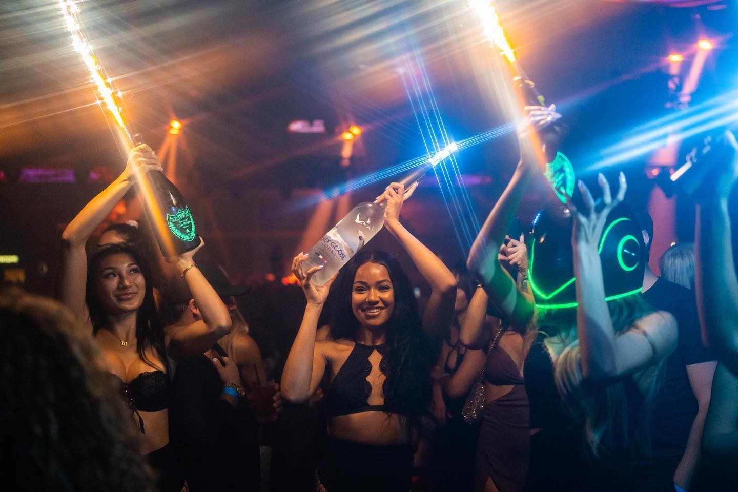 The Ultimate Guide to Nightclubs in Las Vegas, NV - Vegas Bottle Service  Tips