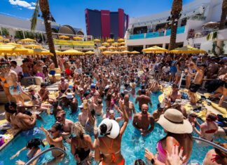 Where to Put Your Stuff at a Las Vegas Pool Party